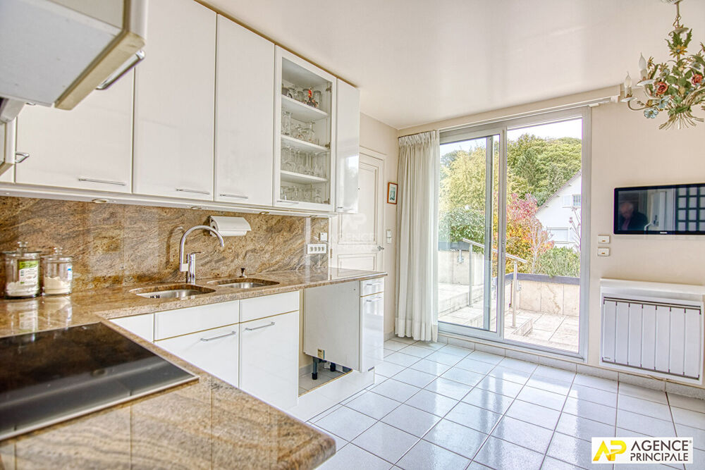 Vente Appartement Versailles Glatigny Appartement 6 pièces 174 m² 1er et dernier étage avec ascenseur, terrasses de 91m² et 3 places de parking en Versailles