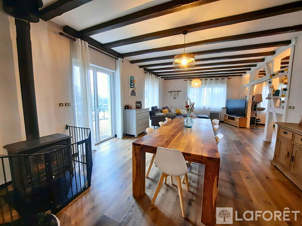 À vendre Grande maison familiale 210 m² sur 10 ares à VALFF