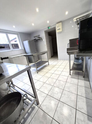  Immeuble à vendre 10 pièces 190 m²