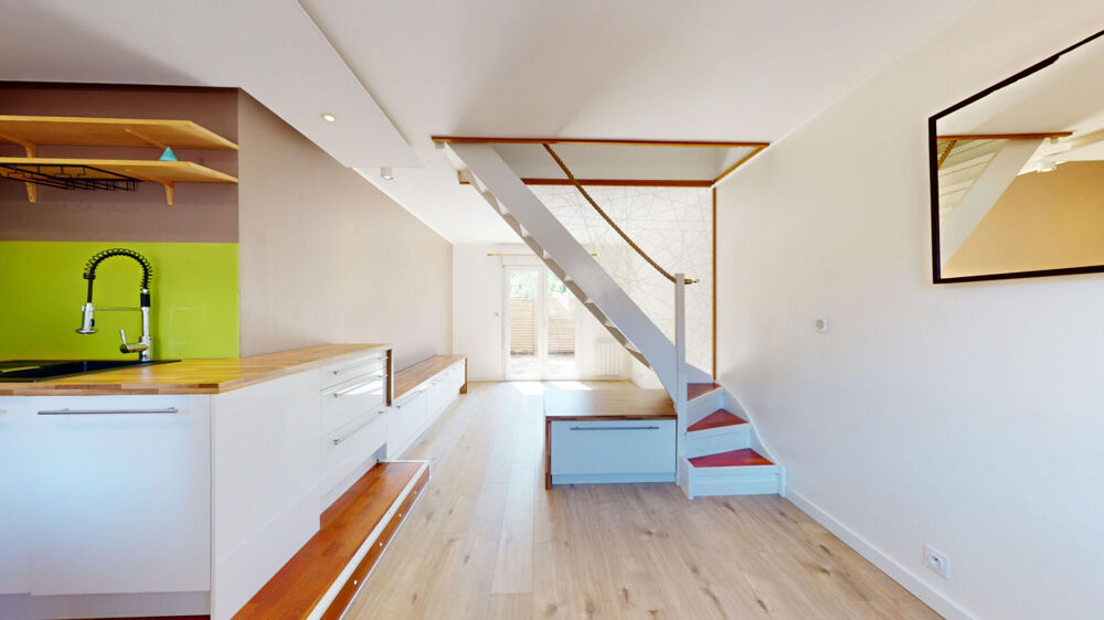 Maison T2 bis rénovée avec goût, jardinet, garage et buanderie