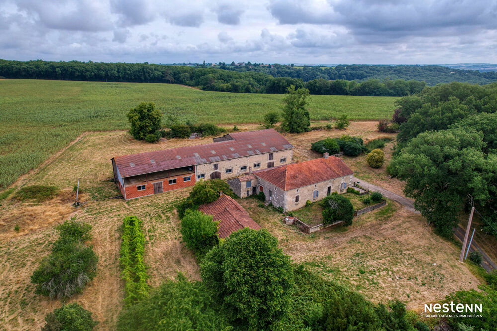 Vente Maison À vendre, dans un environnement paisible et verdoyant, ancien corps de ferme en pierre, offrant charme et authenticité, posé sur Larroque engalin