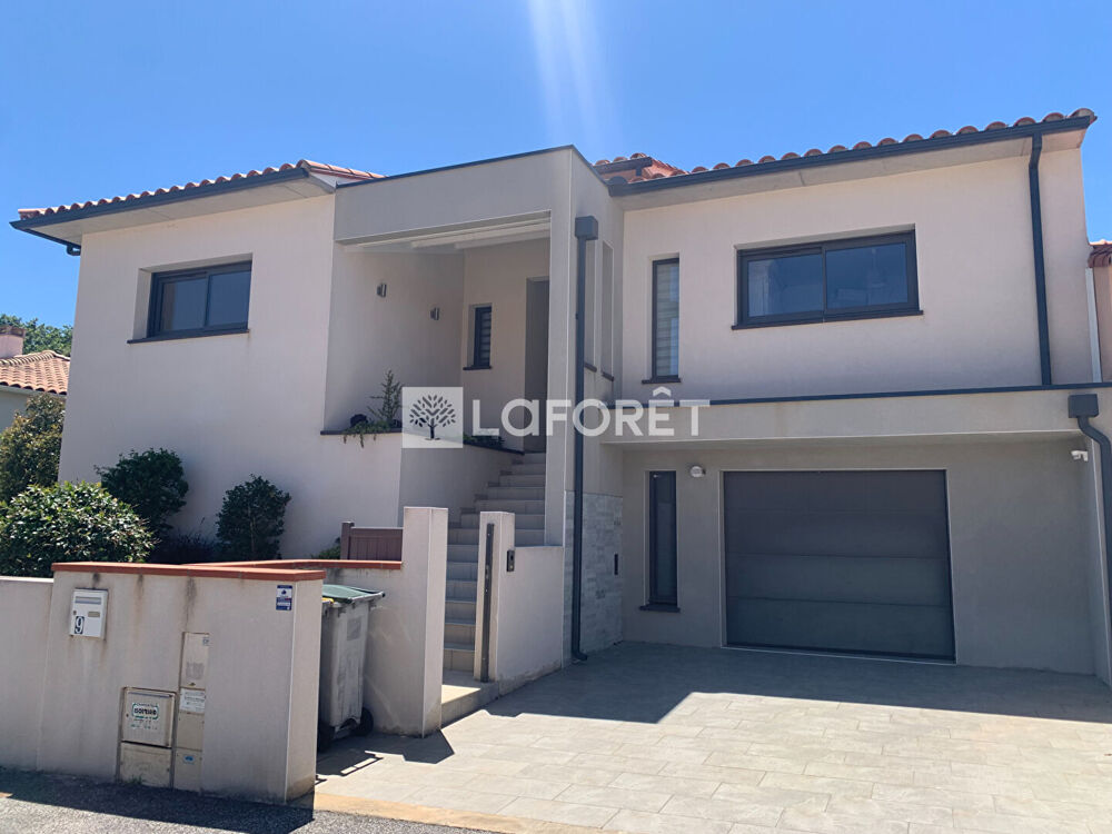 Vente Maison Maison 3 faces  Banyuls Dels Aspres 4 pièce(s) 119 m2 Banyuls dels aspres
