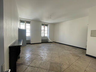  Appartement à louer 2 pièces 64 m²