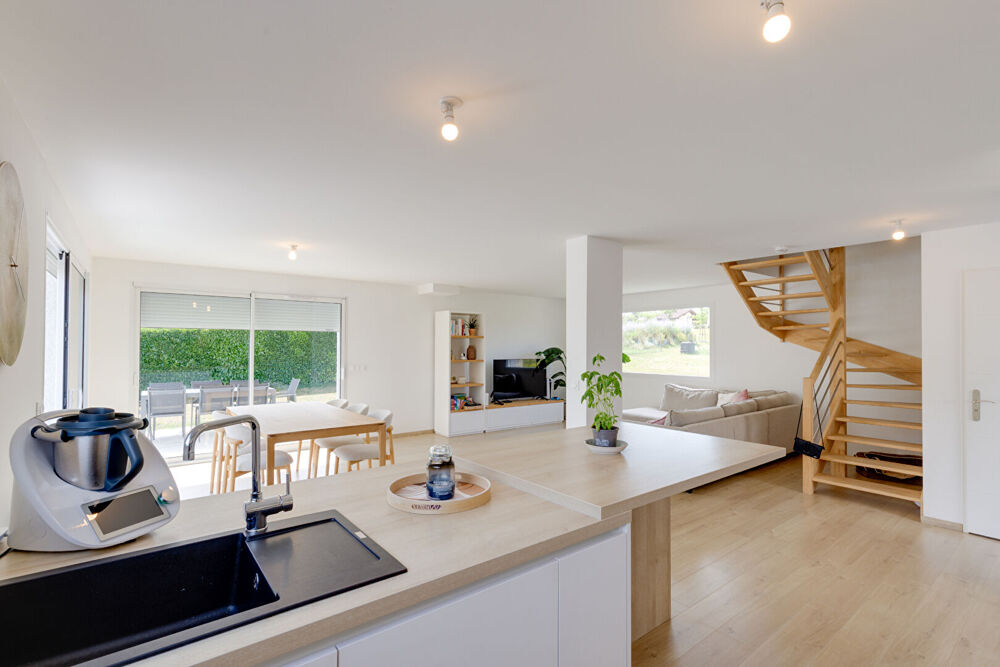Vente Maison Maison Excenevex 4 pièces 108.45 m² -  DPE A Excenevex