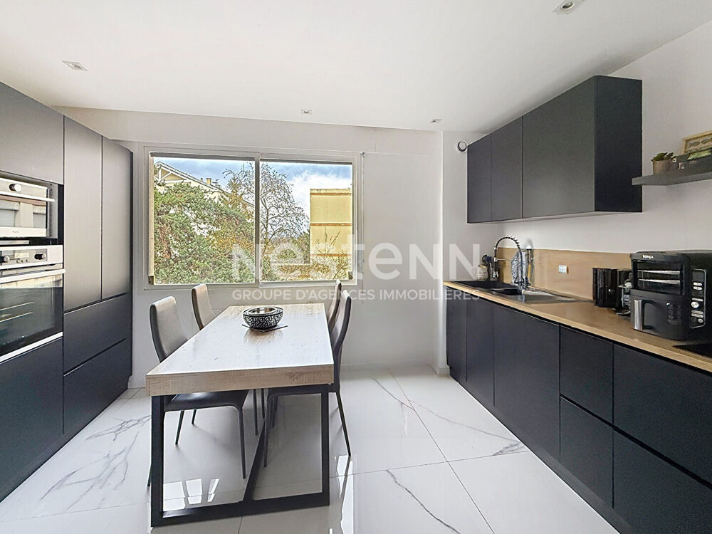 Vente Appartement Grand Appartement T5 3 chambres avec Terrasse Cave et Parking Rue Pagère - 69500 BRON Bron