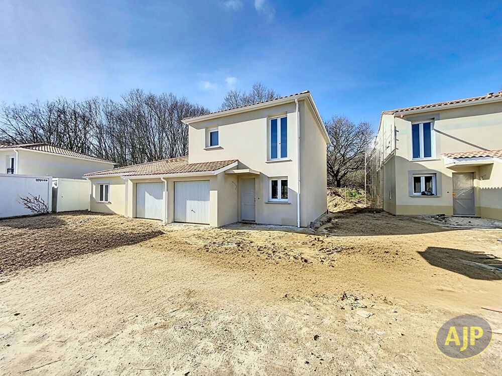 CASTELNAU Maison avec jardin et garage