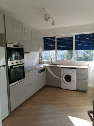 Appartement à louer 1 pièce 76 m²
