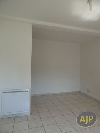  Appartement à louer 2 pièces 35 m²