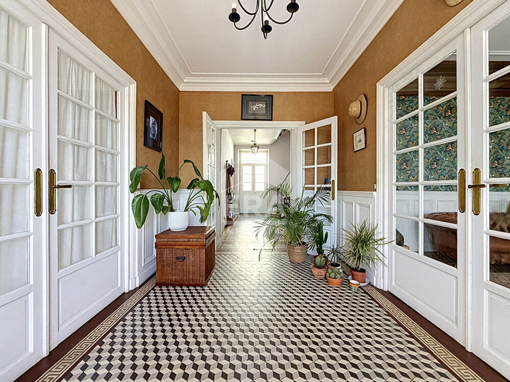 Vente Maison Demeure à vendre à  Etampes 7 pièce(s) 220 m2 Etampes