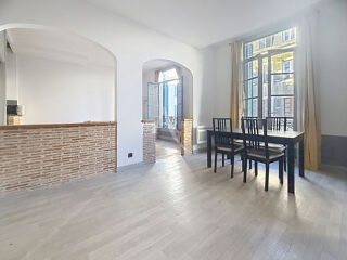 Immeuble à vendre 6 pièces 180 m²