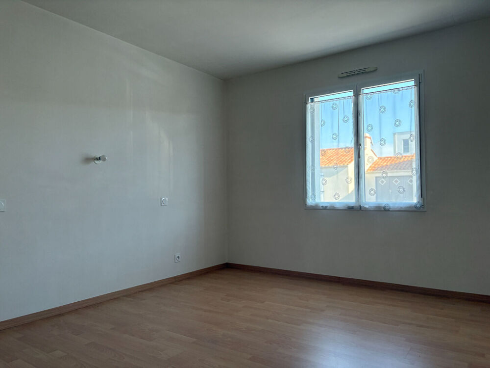 Vente Maison Dans le bourg de St Hilaire De Riez, maison (140 m2) 3 ch, garage, cave, débarras Saint hilaire de riez