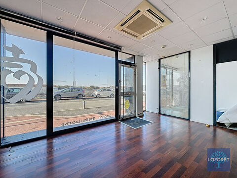   Local commercial Saint Gilles Croix De Vie 81.74 m2 