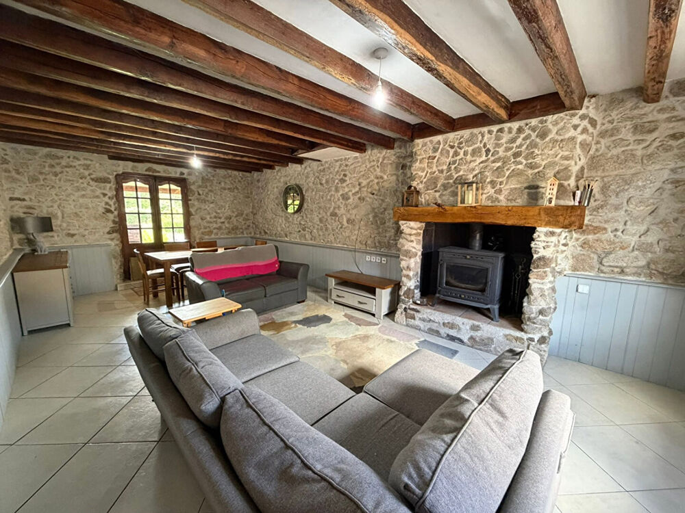HAUTE VIENNE- Superbe propriété avec gîte, entièrement rénovée avec goût, prête à emménager sans aucun travaux.