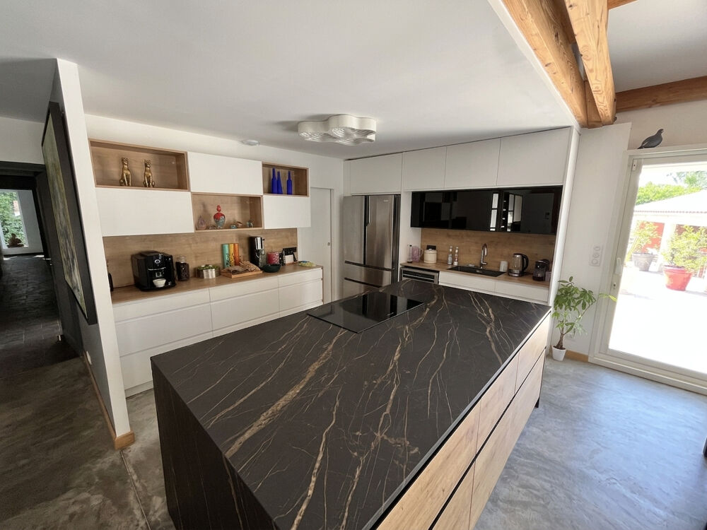 Vente Maison Villa contemporaine 8 pièces de 310 m2 avec piscine Aubais