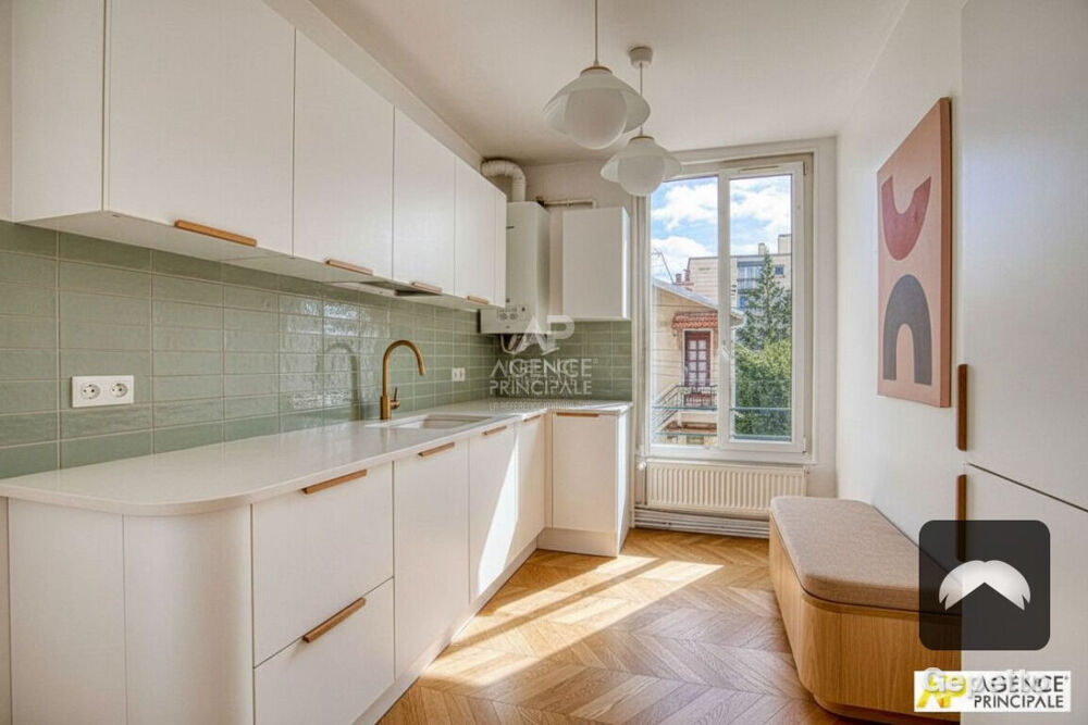 Vente Appartement Versailles Montreuil Appartement  2 pièces 40.36 m2 carrez situé au 1er et dernier étage avec jardin privatif et box Versailles