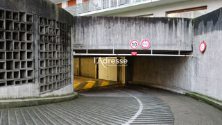  Parking / Garage � louer 