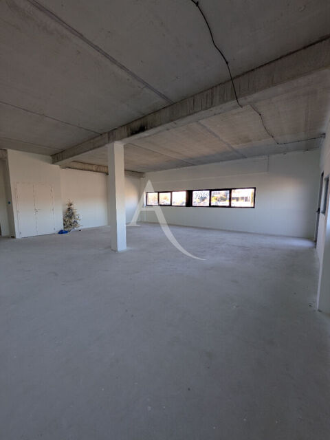   Plateau à aménager d'environ 88m² 