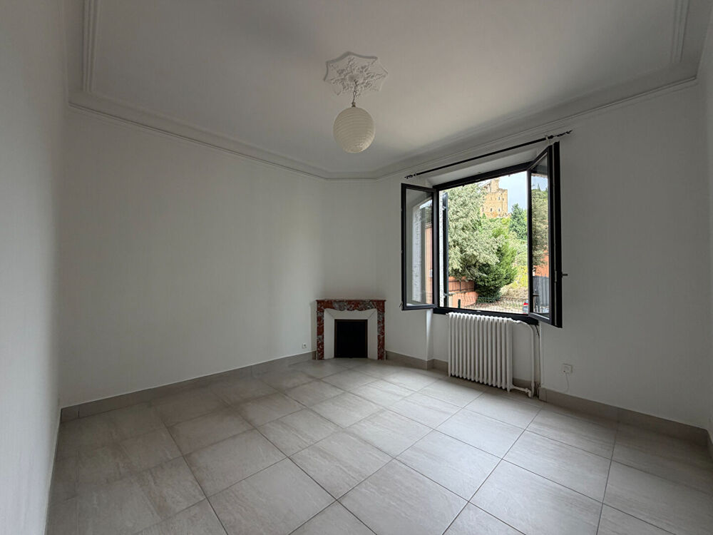 Location Maison Charmante maison familiale environ 130m² - 6 pièces avec grand jardin et garage à Châteauneuf-du-Pape Chateauneuf du pape