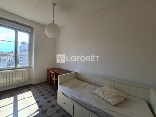  Appartement à louer 3 pièces 69 m²