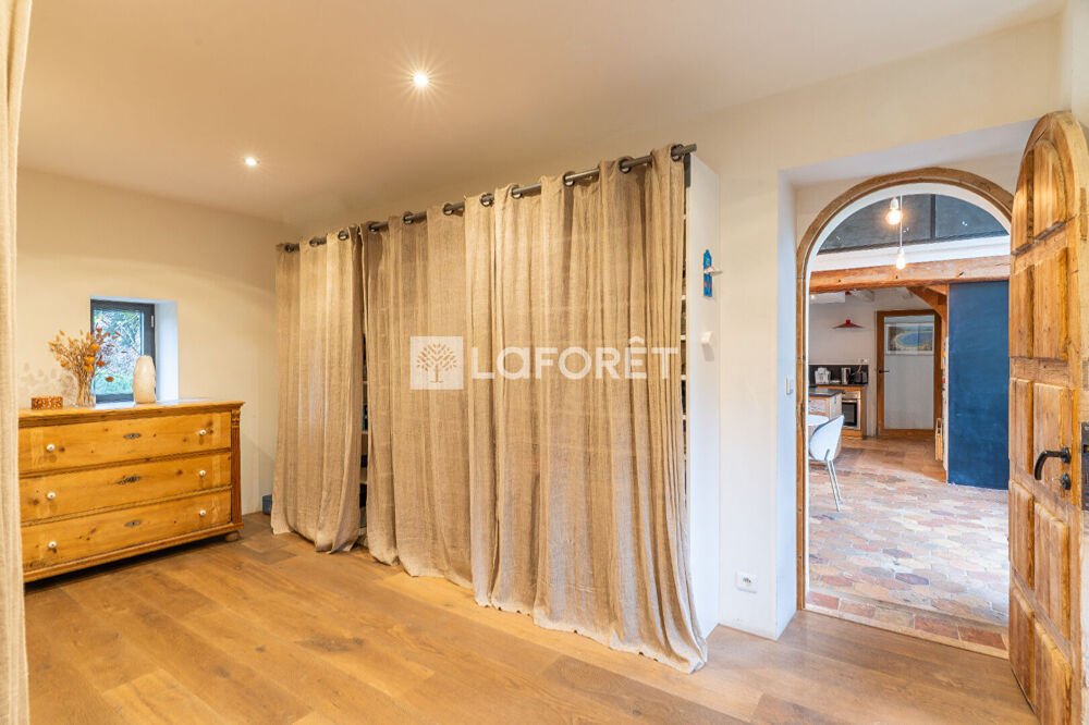 Bâtisse de caractère 7 pièce(s) 231,59 m2