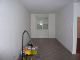  Appartement à louer 3 pièces 81 m²