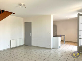  Maison à louer 3 pièces 77 m²