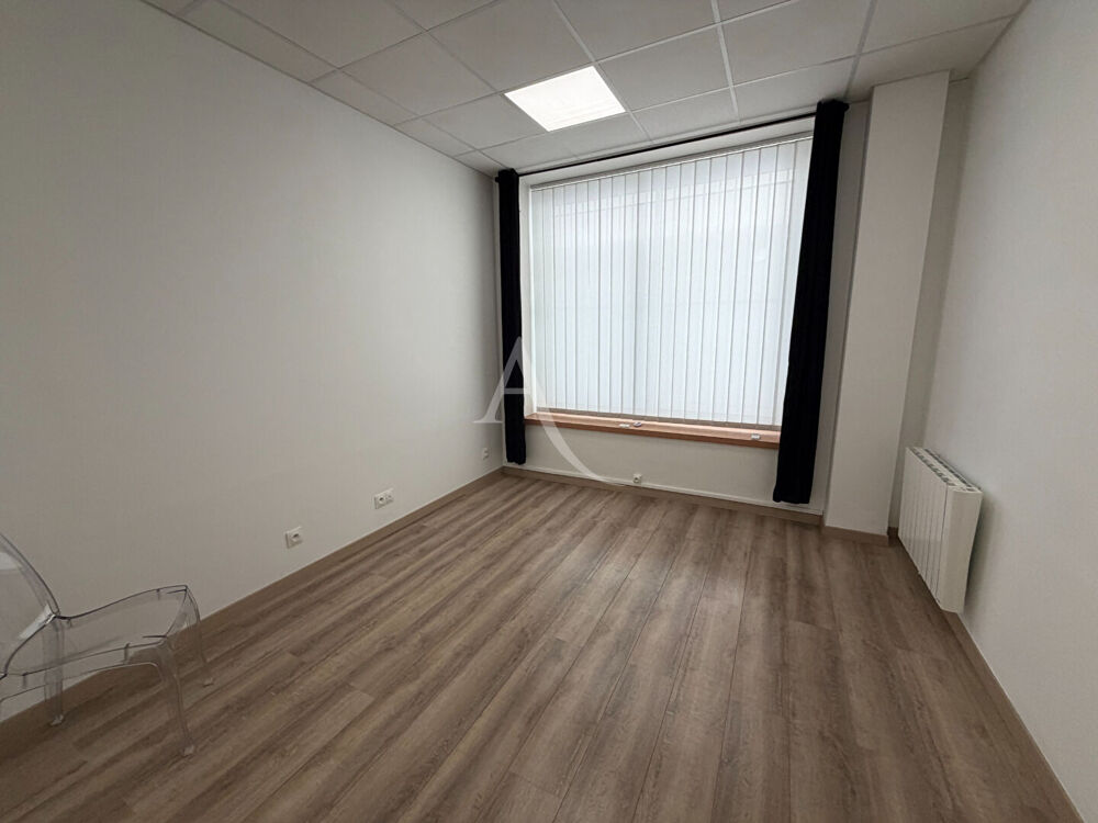   Bureau Square de la Couronne 49,74 m2 Nimes