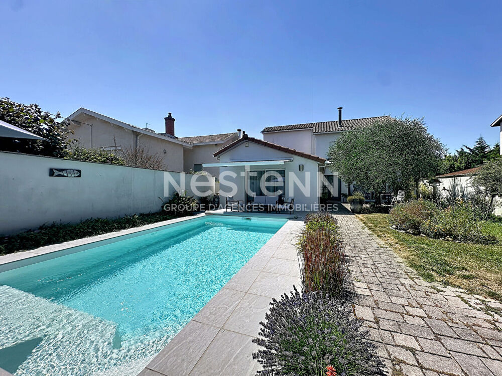 Vente Maison Grande maison d'exception 5 pièces 4 chambres avec piscine et terrasses - 69500 BRON Bron