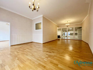  Appartement à louer 4 pièces 140 m²