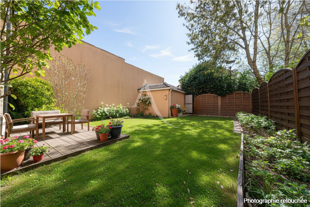 Spacieux deux pièces avec jardin et box