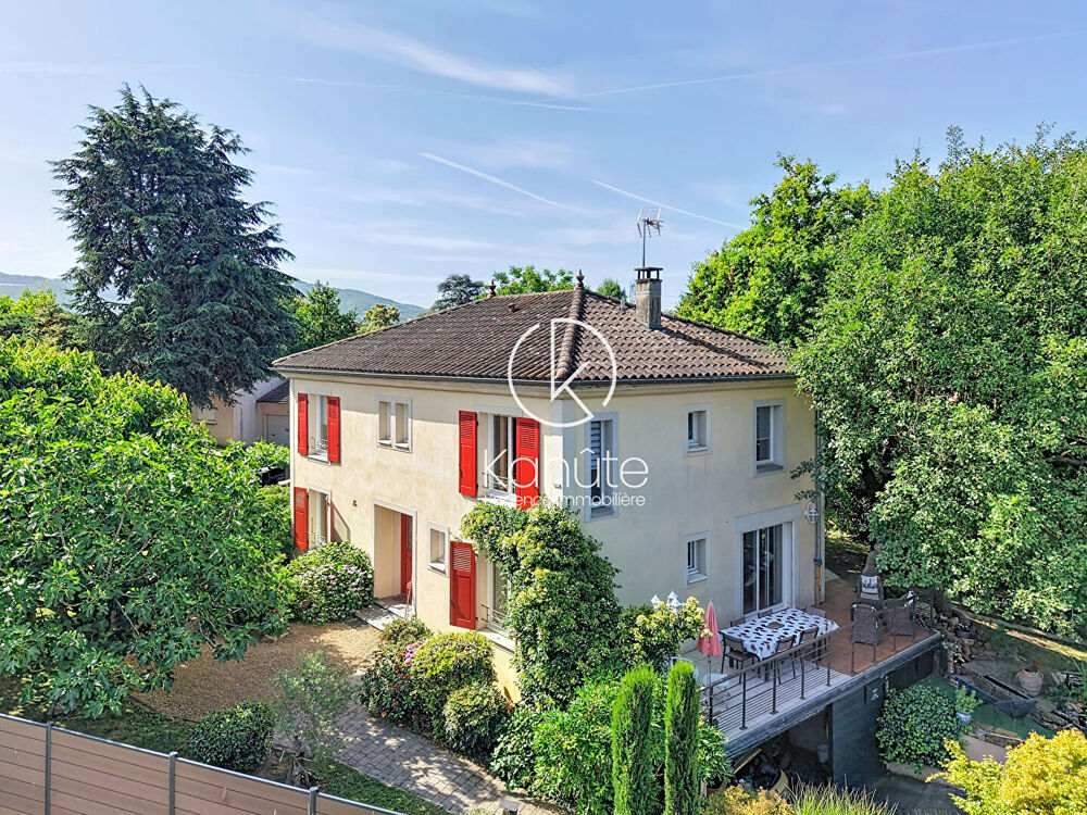 Vente Maison À seulement 20 km du centre-ville de Lyon, sur la commune des Chères, maison de 6 pièce(s) 185 m2, 4 chambres, 1200m2 de terrain Chazay d azergues