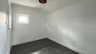  Appartement à louer 4 pièces 80 m²