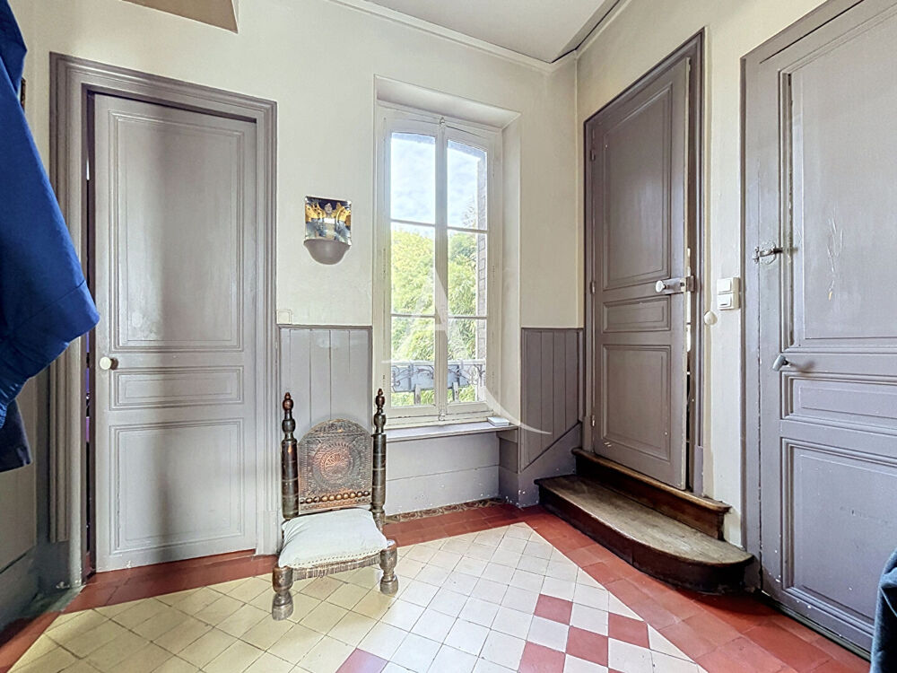 Vente Maison Maison de ville d'environ 149m²  au sol située à Mantes la jolie, proche des commodités et de la gare Mantes la jolie