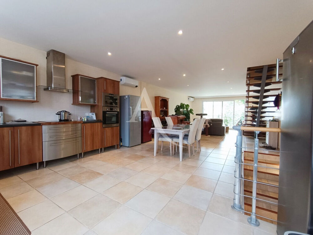 Location Appartement NARBONNE - APPARTEMENT 106M² - 2 CHAMBRES, 1 BUREAU, 1 TERRASSE, 1 GARAGE Narbonne