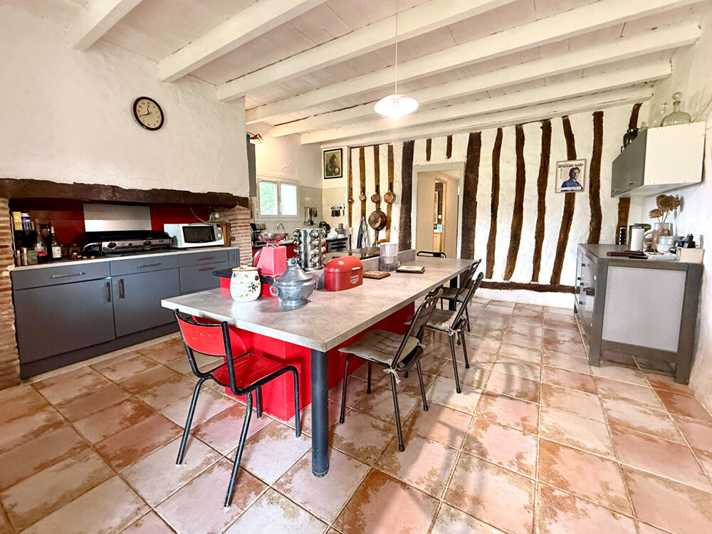 Vente Maison LOT-ET-GARONNE CASTELMORON-SUR-LOT  Propriété à la campagne de 165m2, comprenant 3 chambres et un atelier d'artiste sur un terra Castelmoron sur lot