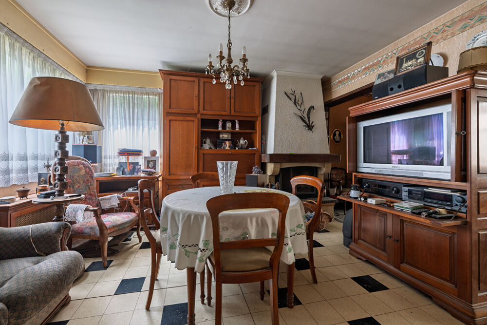 Vente Maison Lambersart - Champ de course - semi-individuelle à rénover avec garage et 3 chambres ! Lambersart