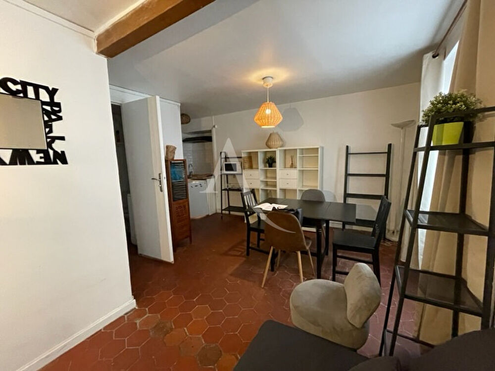 Location Appartement Studio meublé avec un coin nuit isolé Paris 12