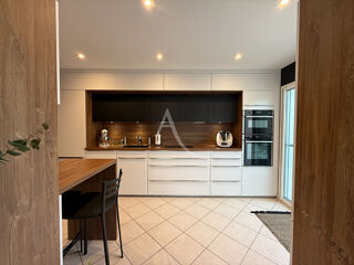  Maison  vendre 6 pices 142 m