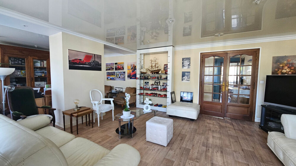 VENTE : appartement de 6 pièces + cuisine (143 m²) avec terrasse, Garage à ALBERTVILLE