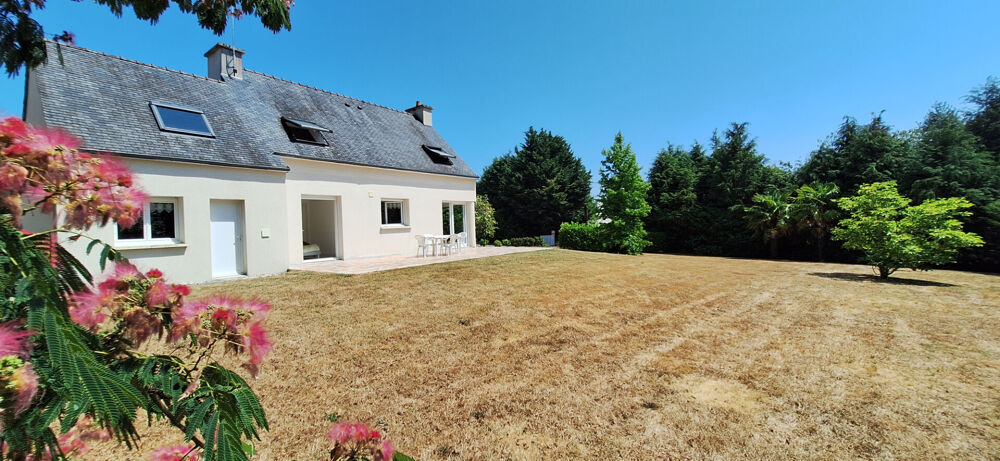 Fouesnant, Jolie maison de 4 chambres, sur un beau terrain arboré de 2000 m² !