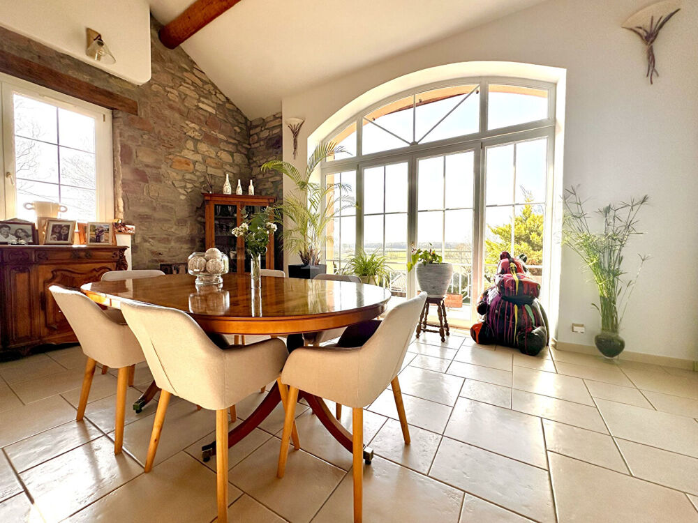 Charmante maison d'environ 204 m² !