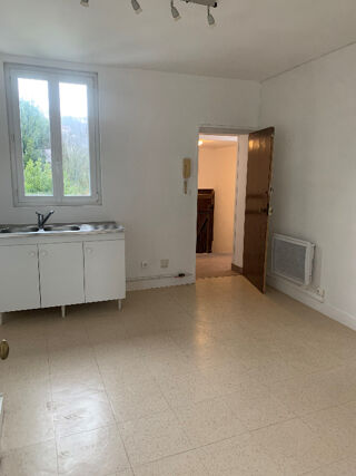  Appartement à louer 2 pièces 37 m²