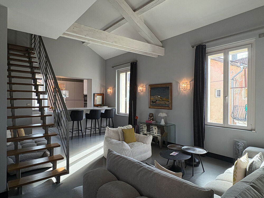 Bourg Bel Air, beau Duplex de 135 m² Carrez (190 m² au sol)