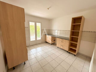 Location Appartement Peyriac de Mer - À louer - Appartement T5 d'environ 107 m² avec grande terrasse Peyriac de mer