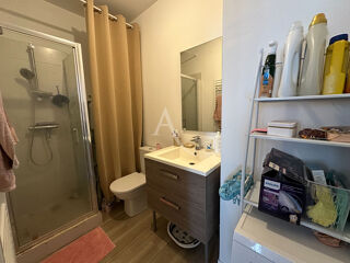  Immeuble à vendre 15 + pièces 330 m²