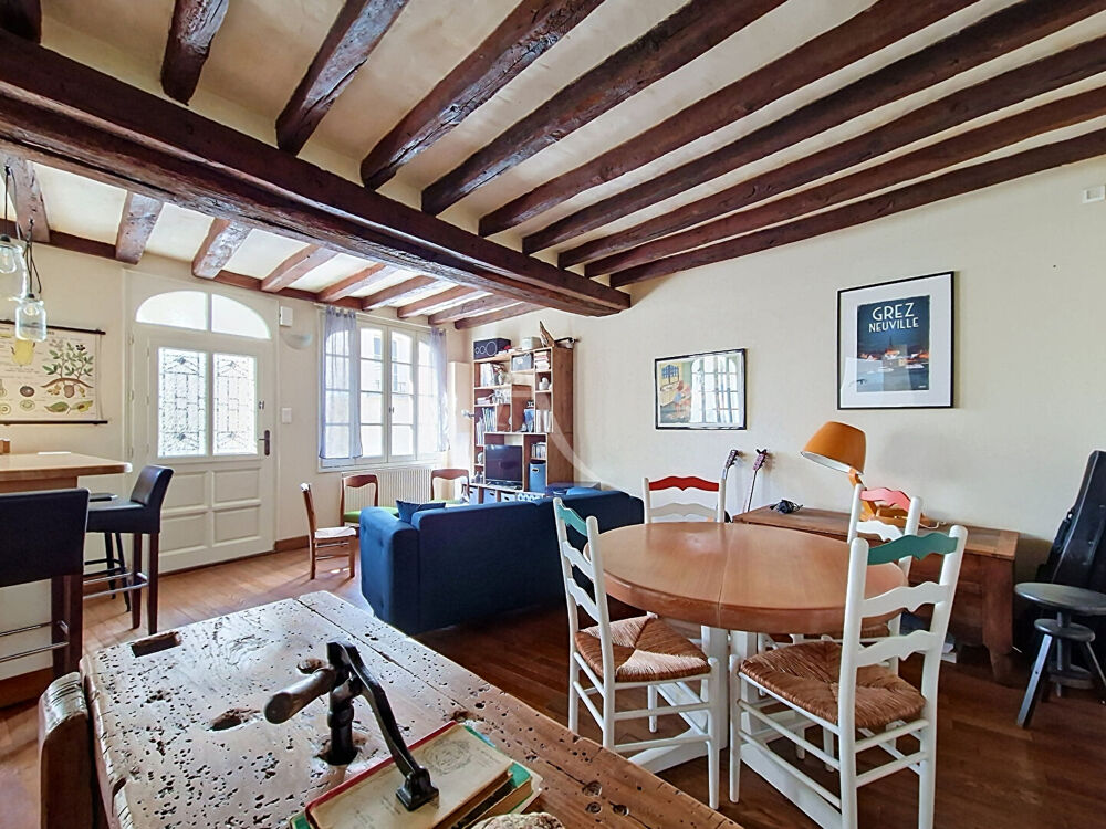 Maison de bourg de caractère au coeur de Grez Neuville