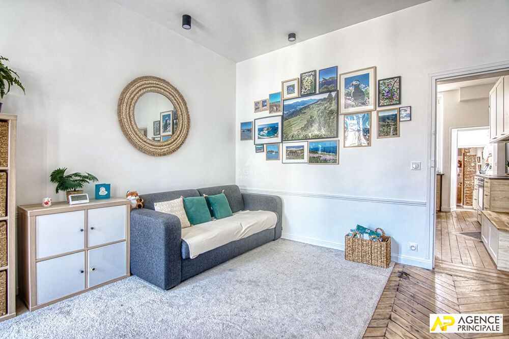 Vente Appartement Versailles Notre-Dame Montbauron Appartement 4 pièces 81 m² carrez situé au 2e etage avec grenier et deux caves Versailles