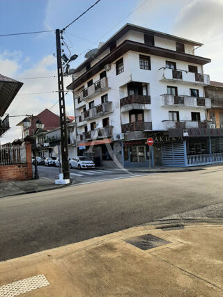  Immeuble � vendre 15 + pi�ces 749 m�