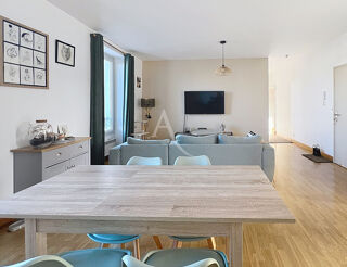  Appartement à louer 3 pièces 79 m²