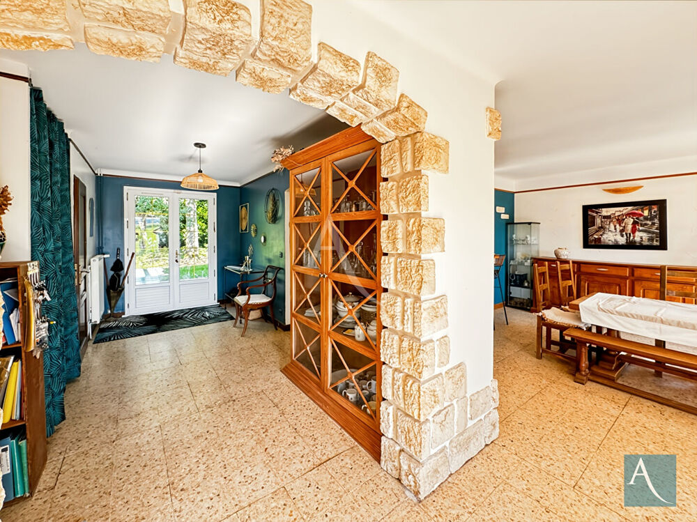 Maison 10pièces - 238 m2 - Terrain 2299 m2 - Saint Chéron 91530